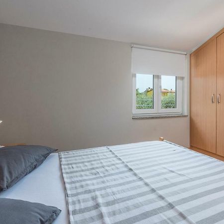 Apartment Green With Balcony Nova Vas  ภายนอก รูปภาพ