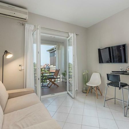 Apartment Green With Balcony Nova Vas  ภายนอก รูปภาพ