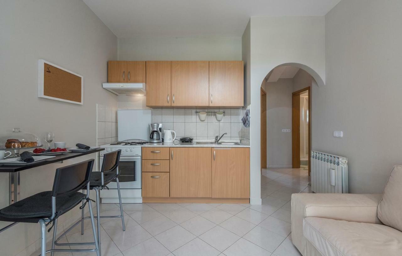 Apartment Green With Balcony Nova Vas  ภายนอก รูปภาพ