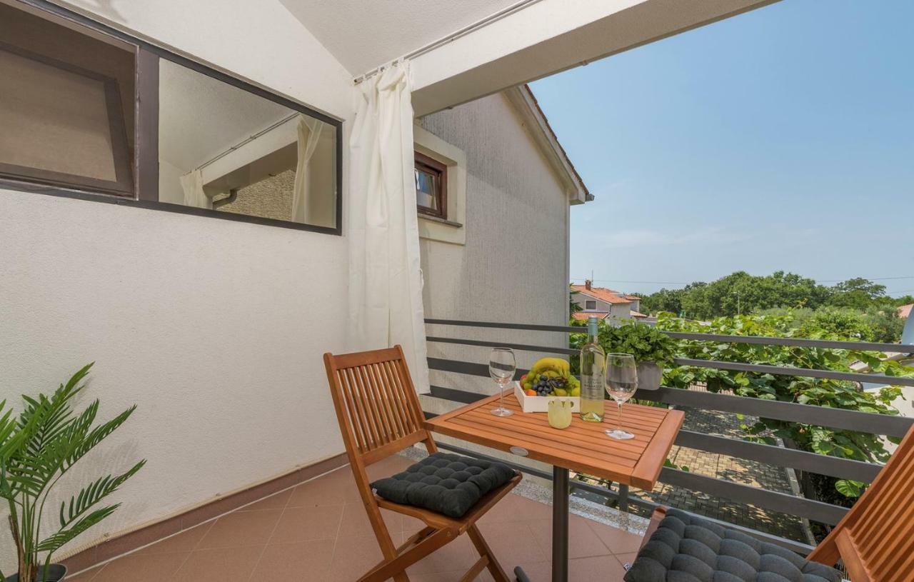 Apartment Green With Balcony Nova Vas  ภายนอก รูปภาพ