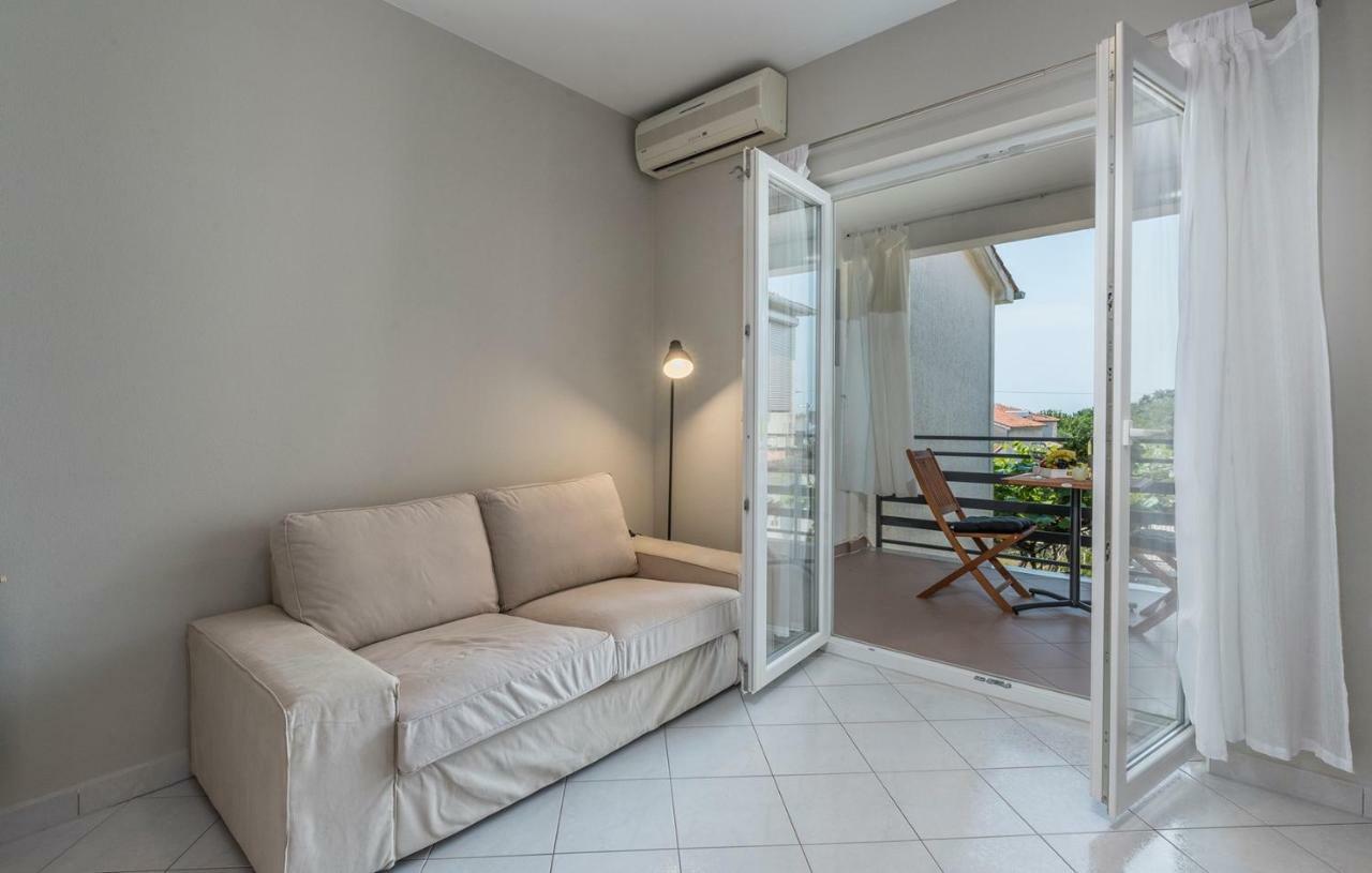 Apartment Green With Balcony Nova Vas  ภายนอก รูปภาพ