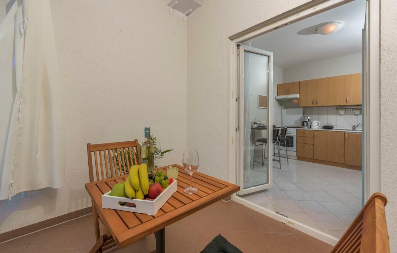 Apartment Green With Balcony Nova Vas  ภายนอก รูปภาพ