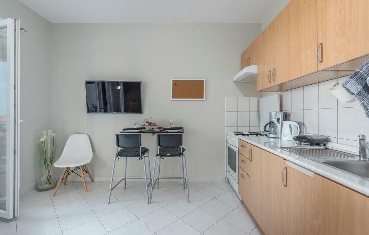 Apartment Green With Balcony Nova Vas  ภายนอก รูปภาพ