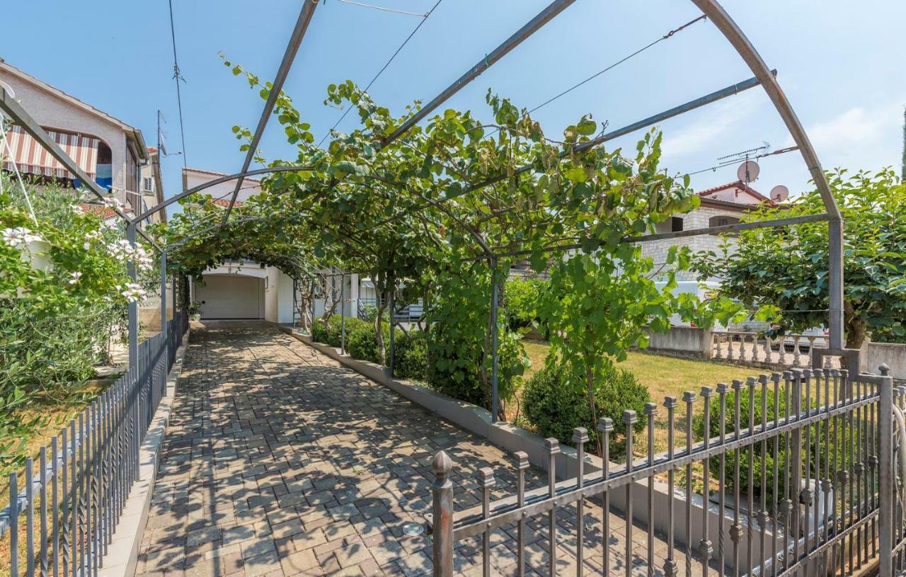 Apartment Green With Balcony Nova Vas  ภายนอก รูปภาพ