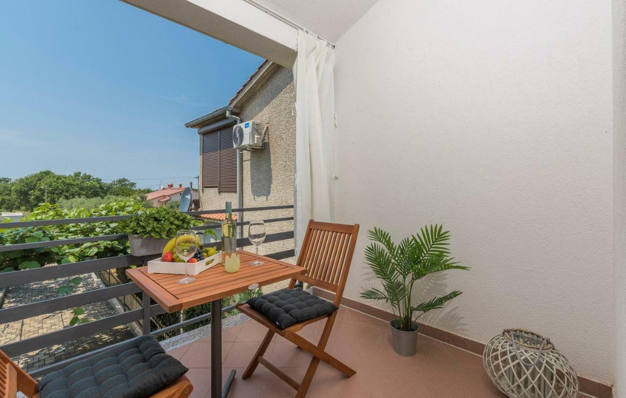Apartment Green With Balcony Nova Vas  ภายนอก รูปภาพ